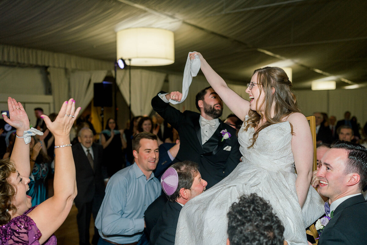 Eliana-Melmed-Photography-Chicago-LosAngeles-Jewish-WeddingPhotography-SimchaDancing-00203