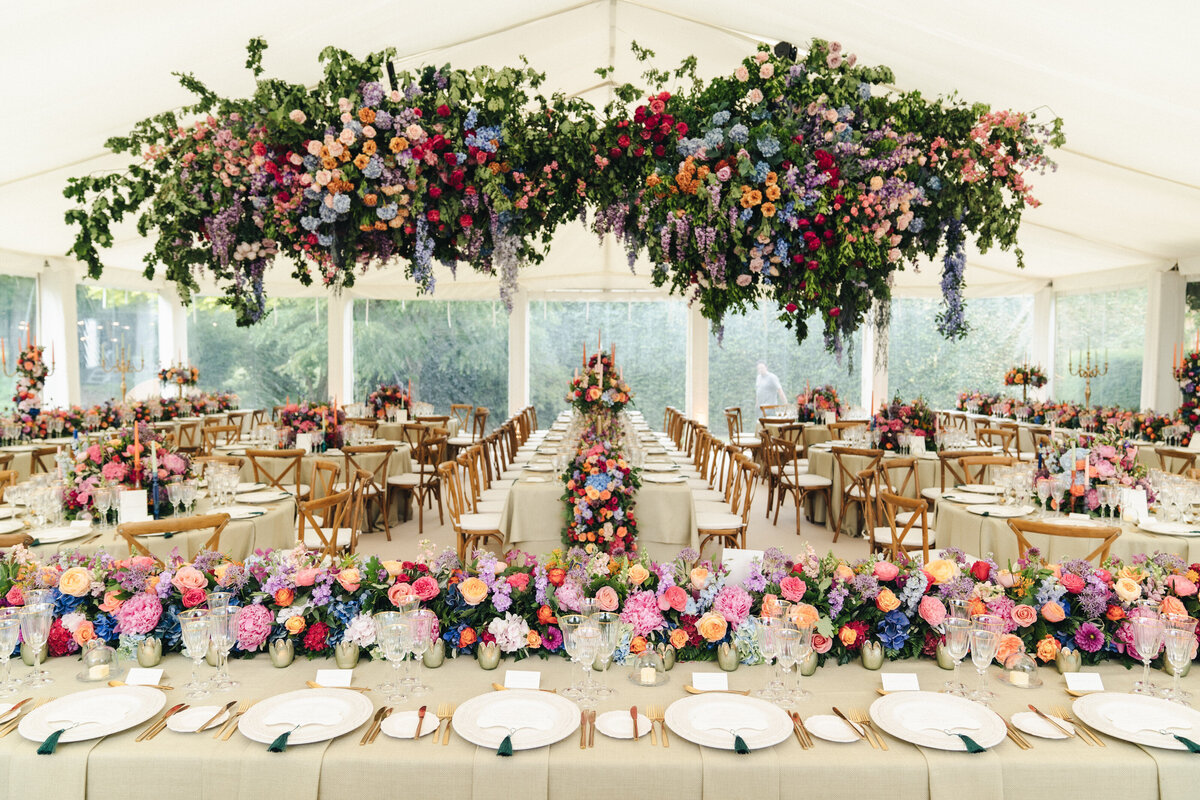 colourful-marquee-wedding-flowers