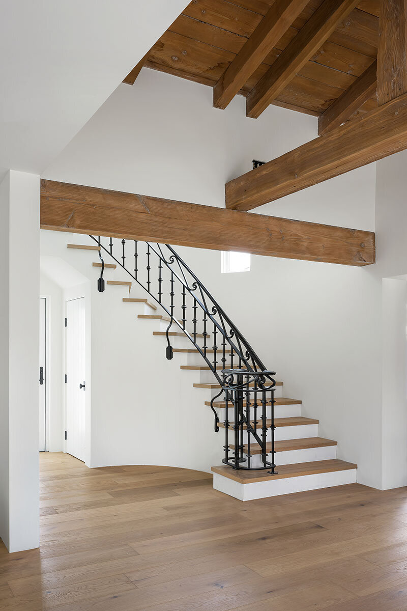 spanish-style-staircase