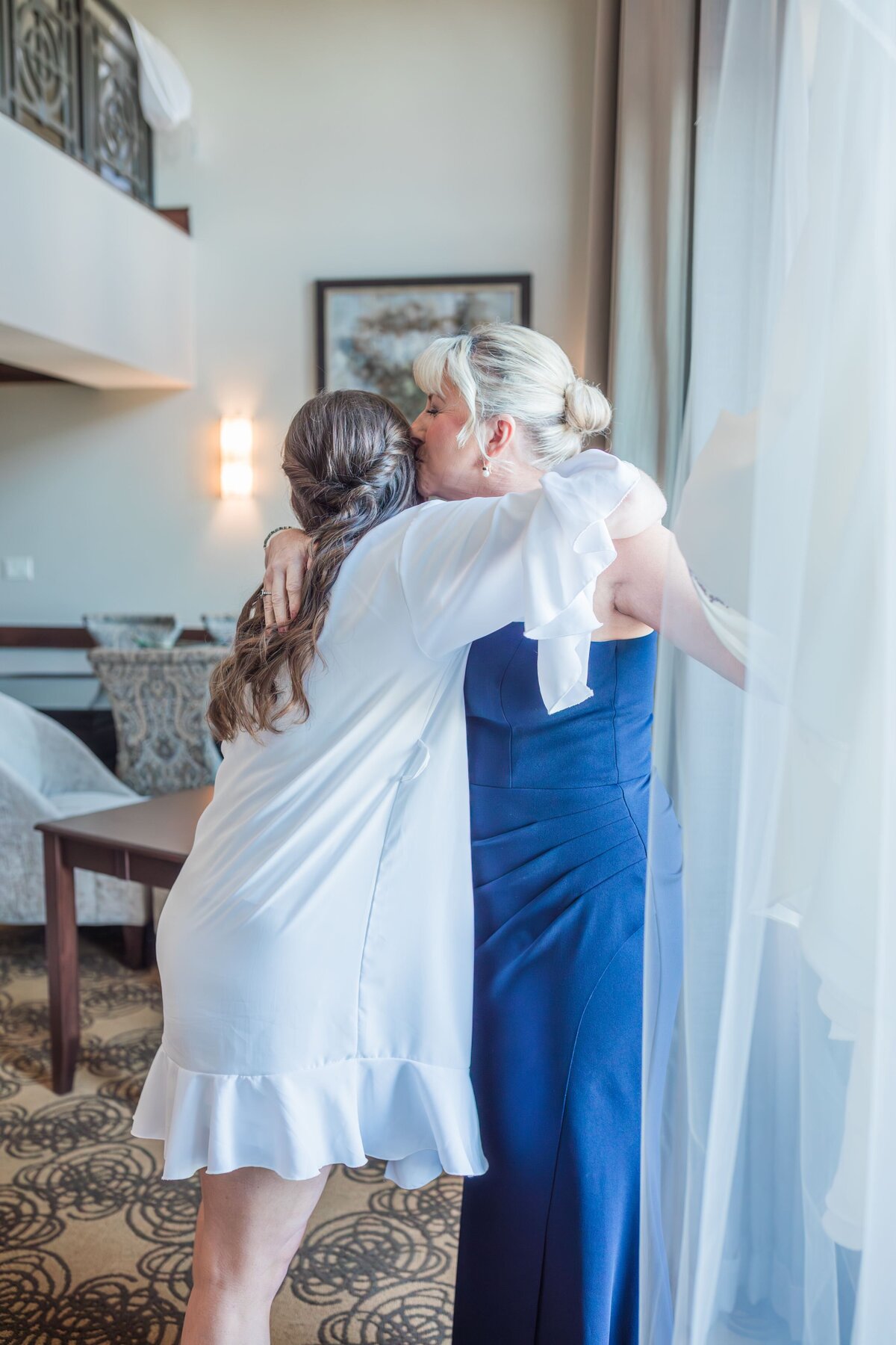 LillieMaePhoto-Kelsey&RyanWedding-GettingReady--43