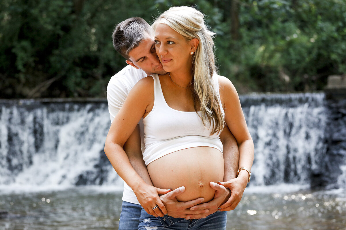 Maternity Photos at Lullwater Preserve