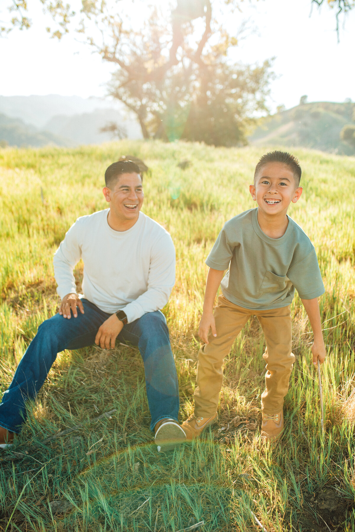 Family Portrait Photo Of Father In White Sweater With His Son In Green Shirt Los Angeles
