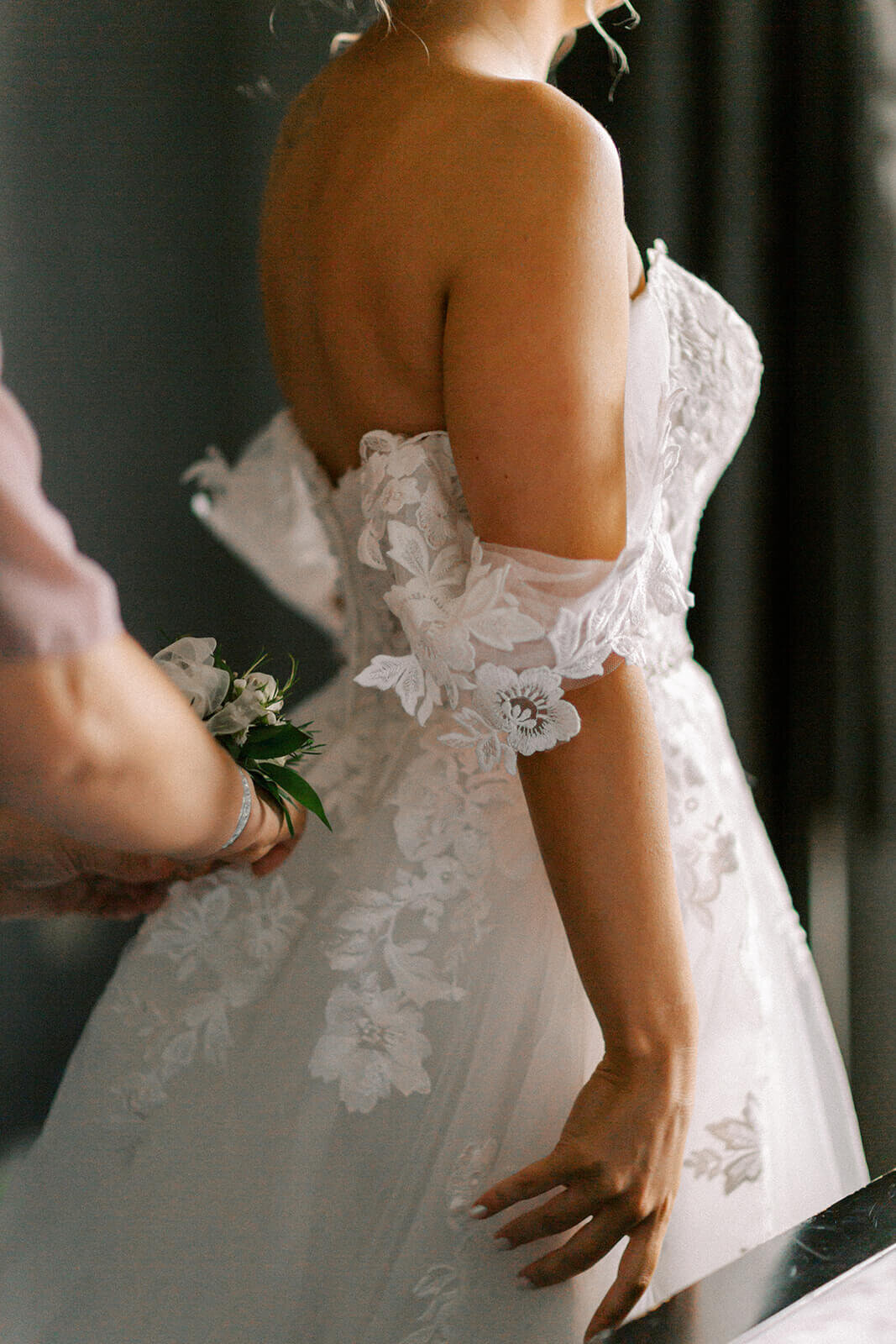 bride-getting-ready-Alyssa-Marie-Photography-wedding-day-Cape-Breton