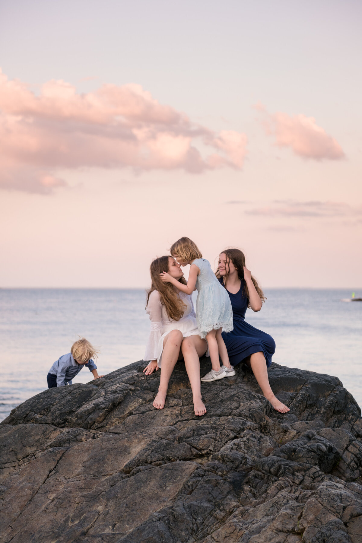 Boston-Family-Photographer-Bella-Wang-Photography-beach-session-1