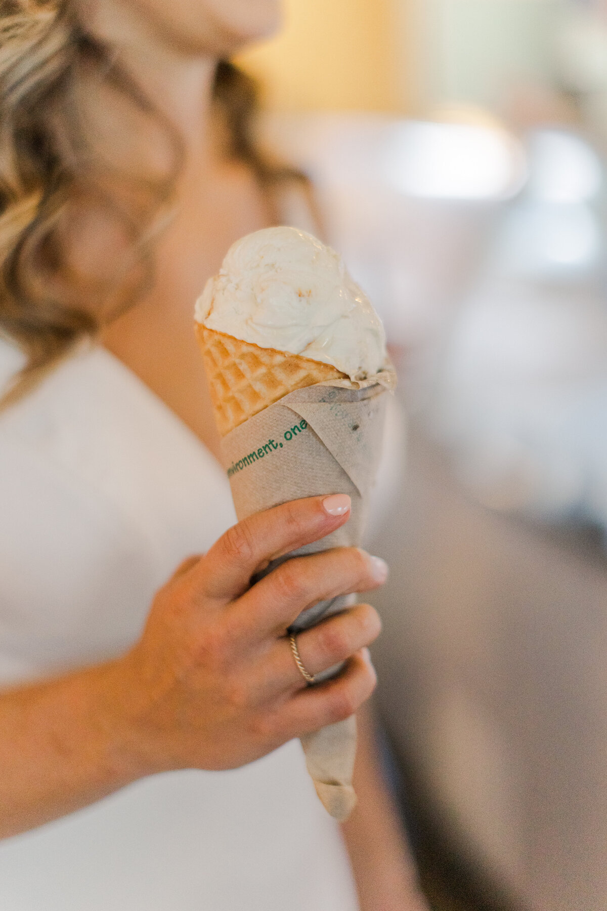 Kelsey & Dan_Wedding_Bride & Groom Ice Cream-1007