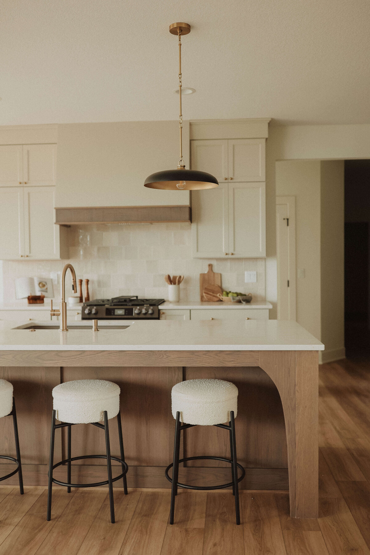 3029-Kitchen-Grimes-Central-Iowa-Custom-Home-JRL-Builders-3F1A4224