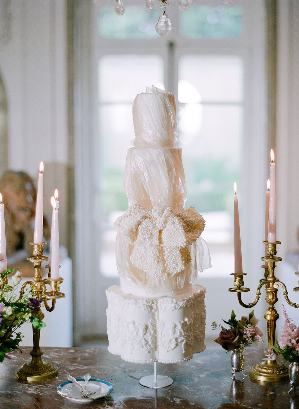Molly-Carr-Photography-Versailles-Cake-Champagne-12