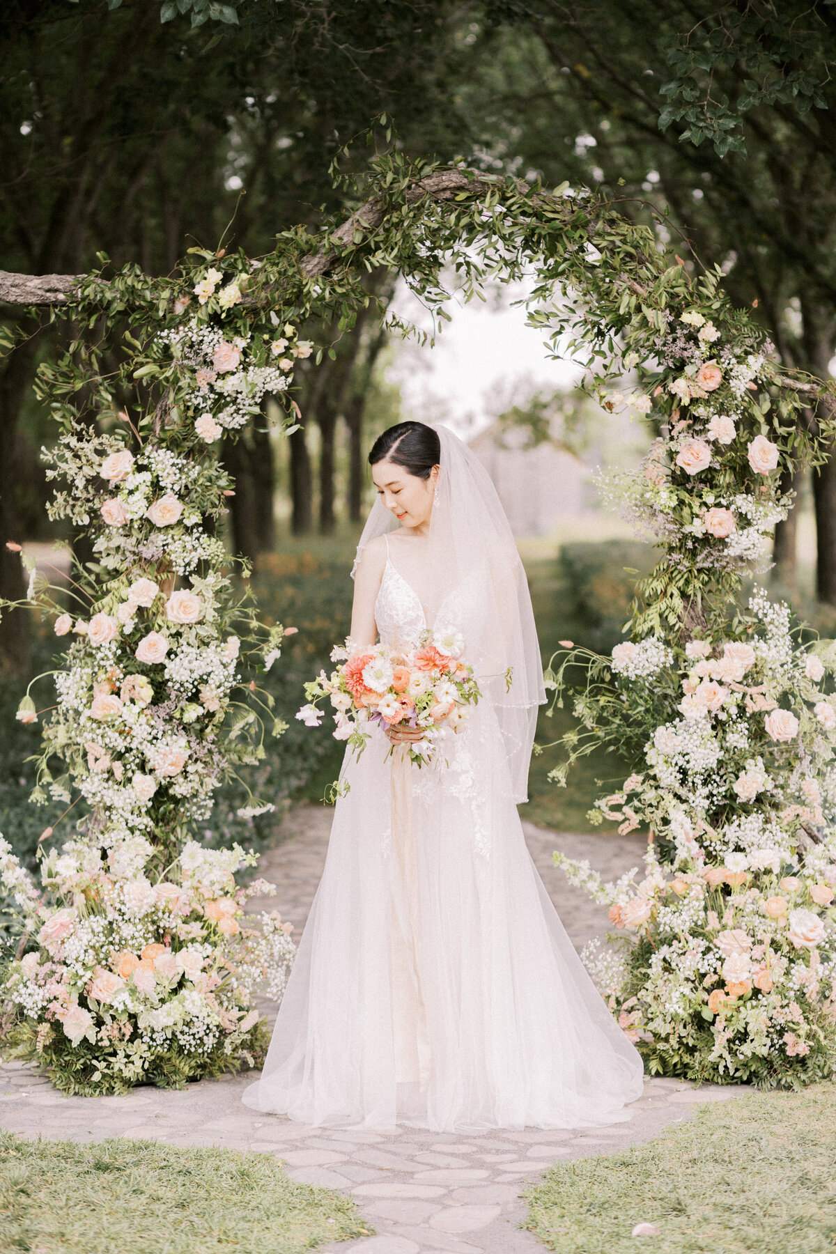 floral-and-field-design-bespoke-wedding-floral-styling-calgary-alberta-yoon-taesuk-2-119
