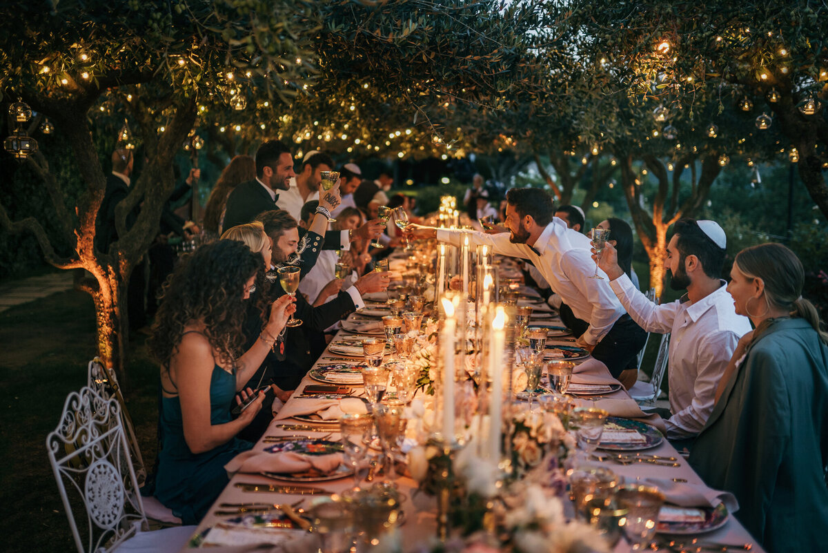 Romantic light for a wedding dinner during destination wedding in Italy