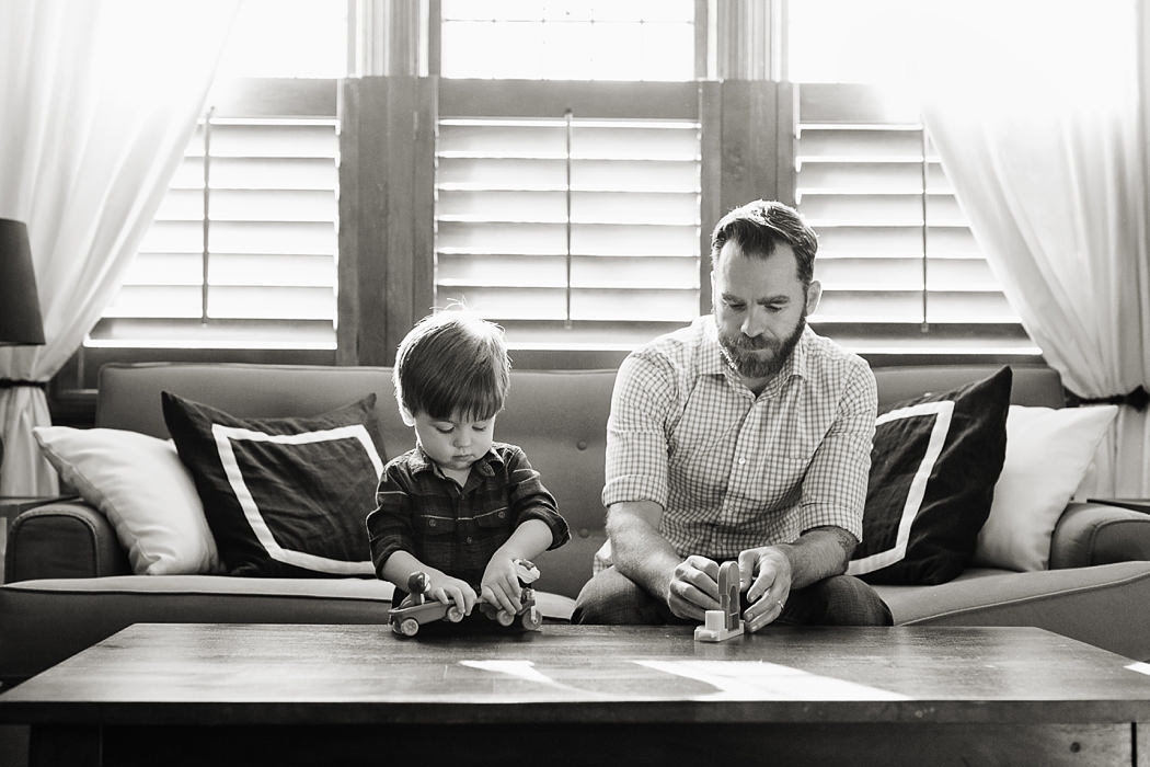 St_Louis_family_child_photographer_modern_home_life_L_Photographie08_0003-bw