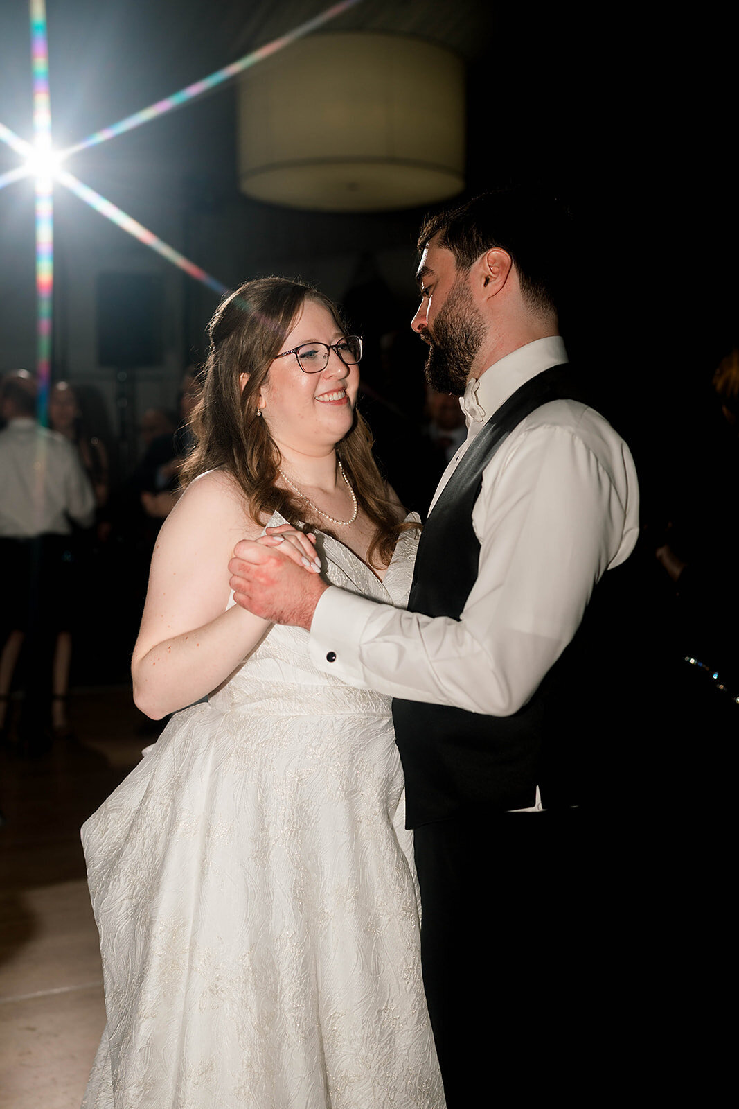 Eliana-Melmed-Photography-Chicago-LosAngeles-Jewish-WeddingPhotography-Dancefloor-00149