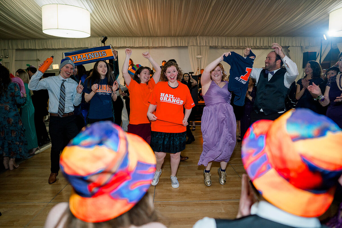 Eliana-Melmed-Photography-Chicago-LosAngeles-Jewish-WeddingPhotography-SimchaDancing-00102