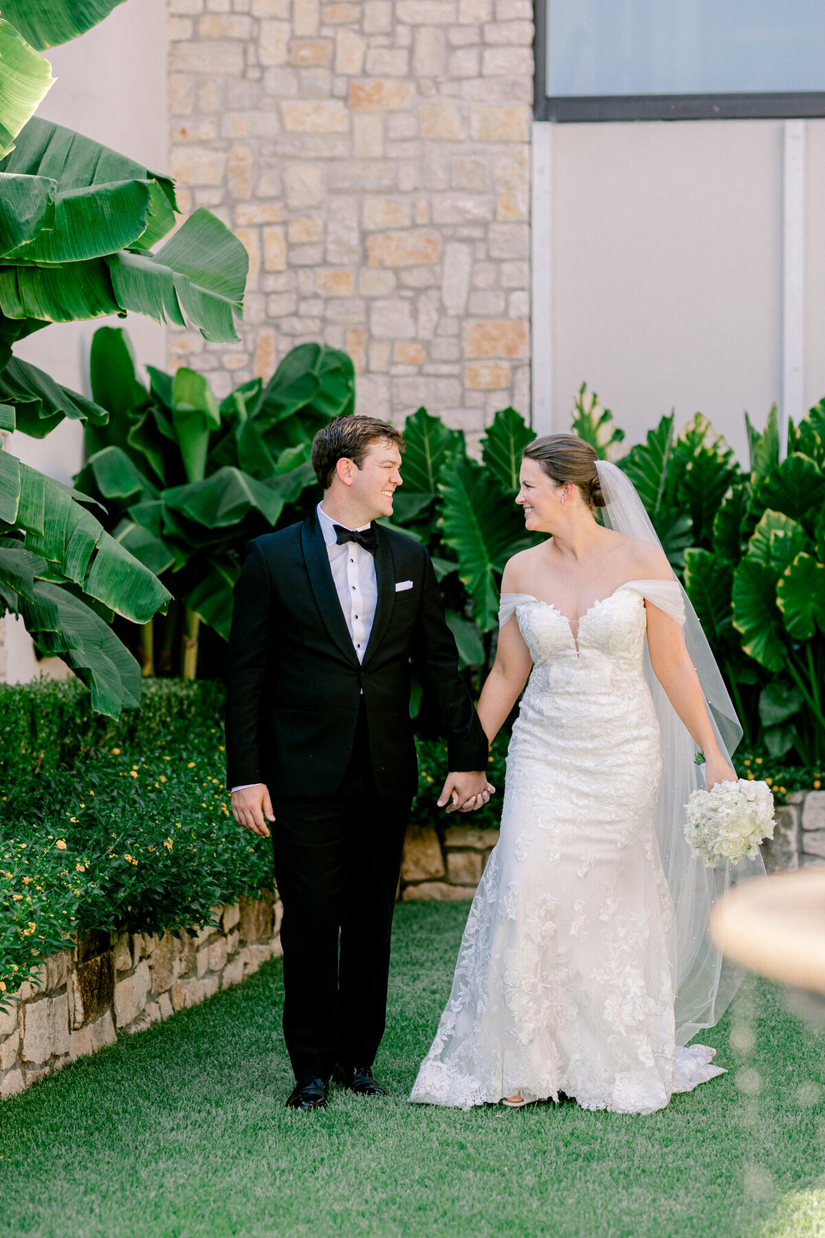 Allie & John Wedding at Royal Oaks Country Club Christ the King Church | Dallas Wedding Photographer | Sami Kathryn Photography-111