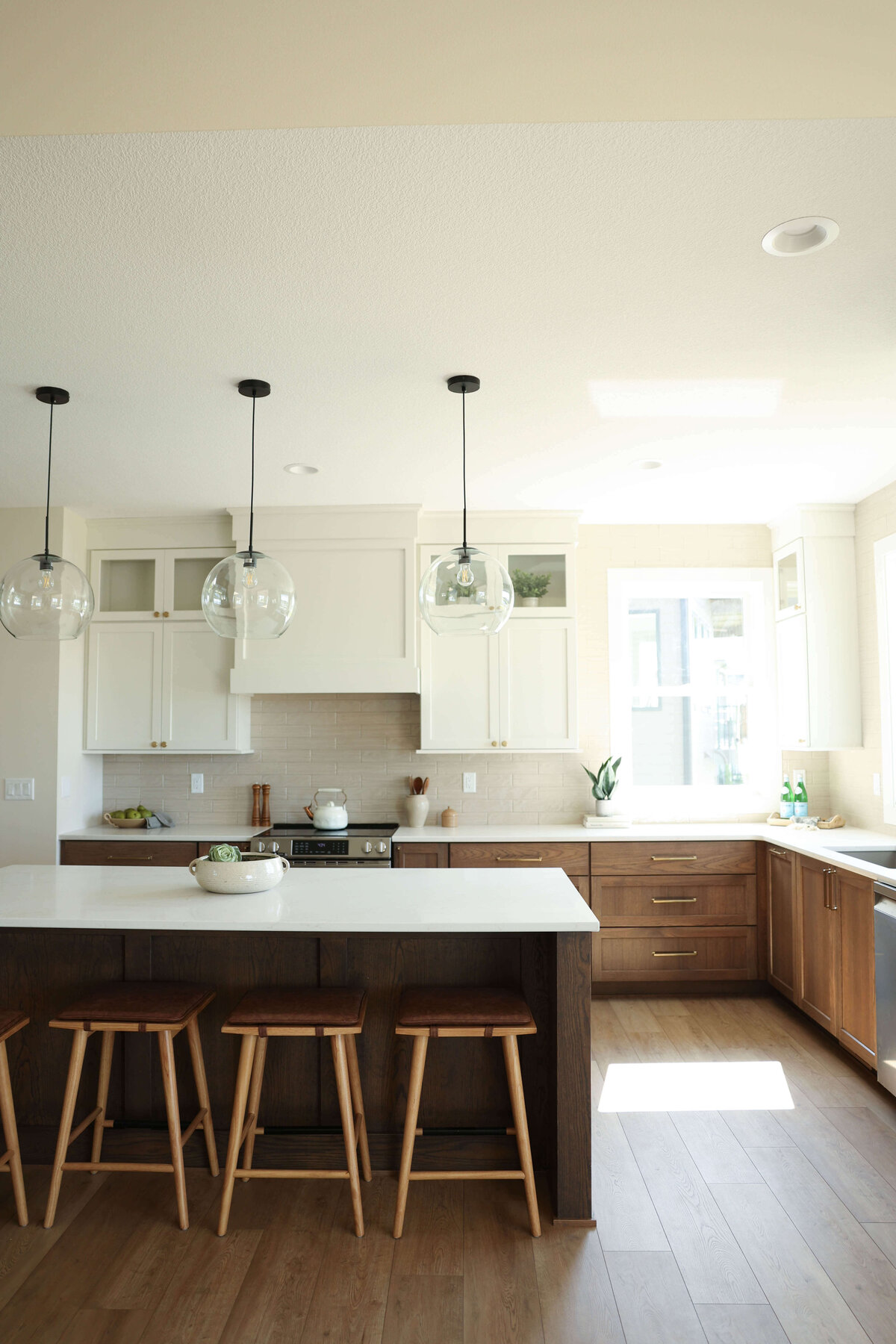 1183-Kitchen-Grimes-Central-Iowa-Custom-Home-JRL-Builders-3F1A8814