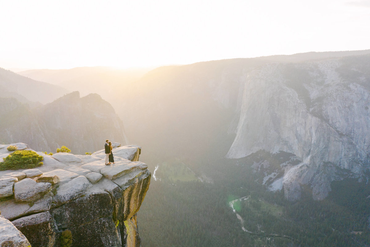 60-KTMerry-destination-engagement-photography-Yosemite-cliff