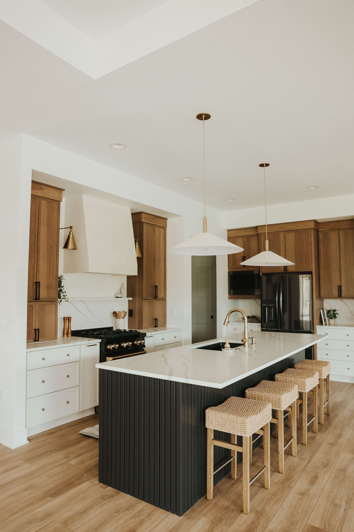 4171-Kitchen-Panora-Central-Iowa-Custom-Home-JRL-Builders-E23A3588