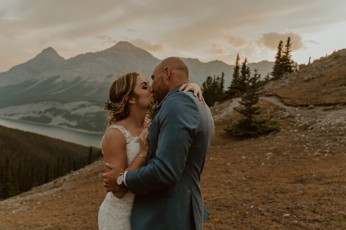 mountaintop first dance for hiking elopement couple