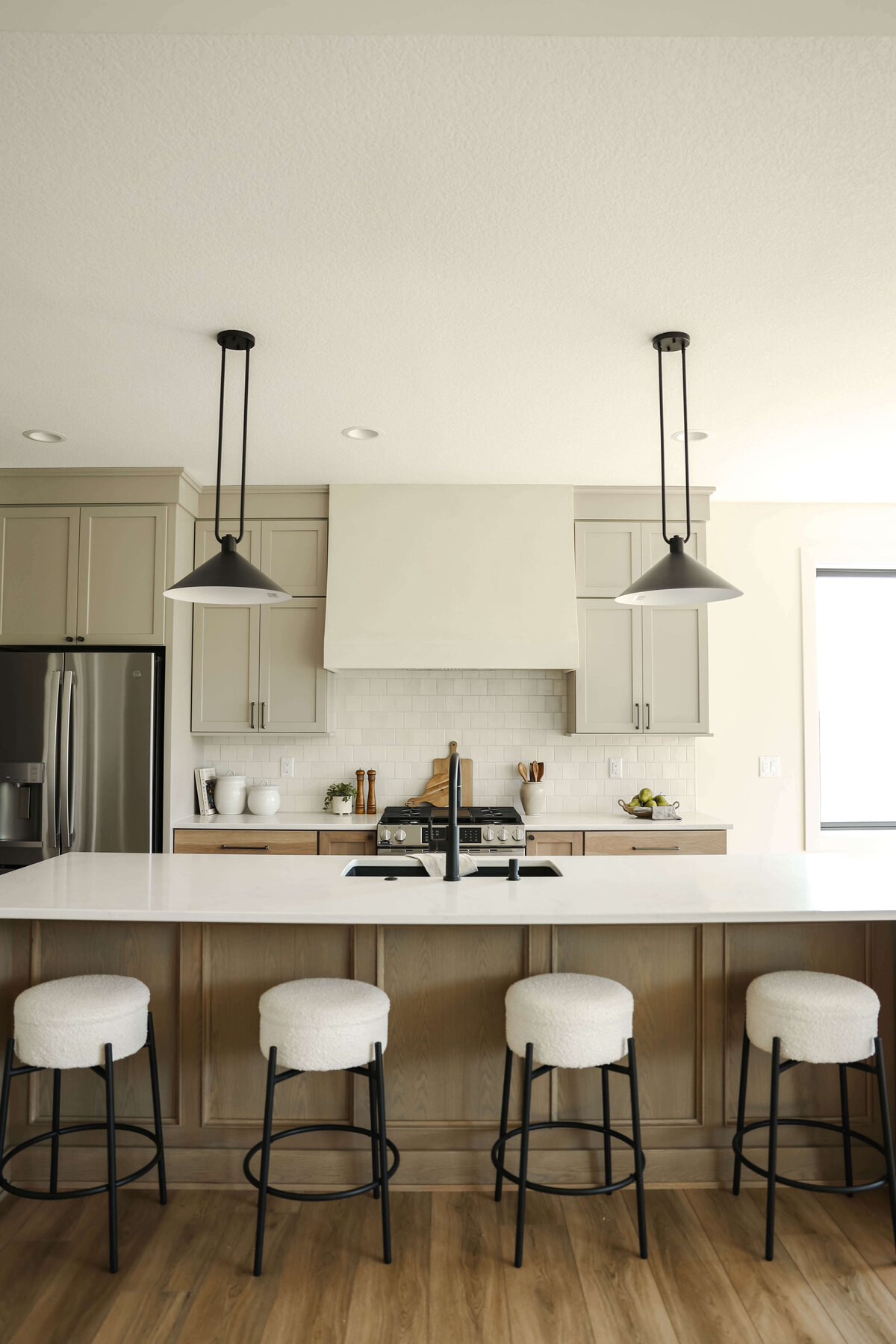 5306-Kitchen-Urbandale-Central-Iowa-Custom-Home-JRL-Builders-3F1A2614