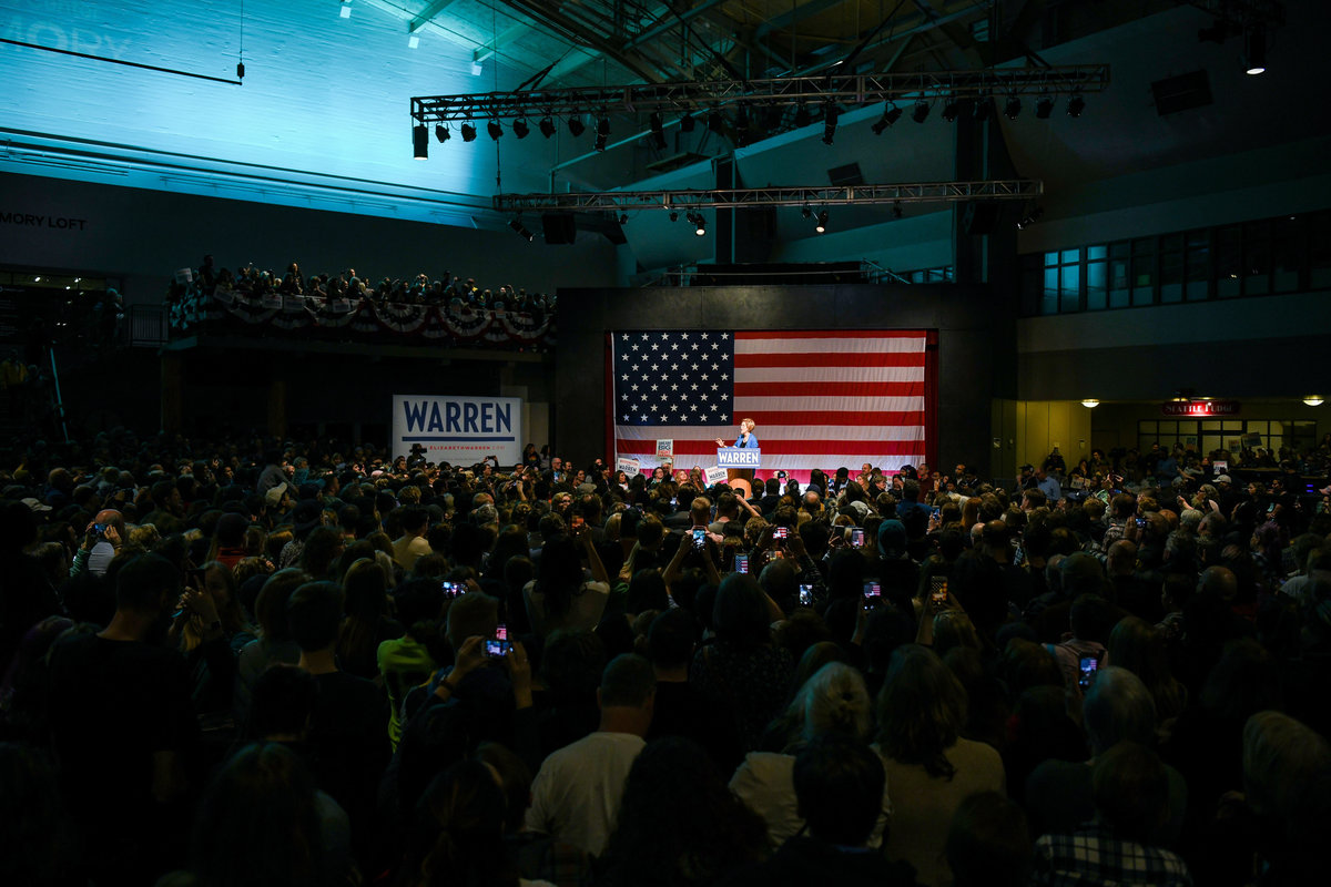 Elizabeth Warren rally crowd