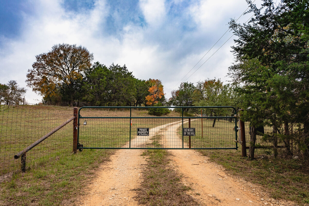 Gated entrance to this three-bedroom, two-bathroom ranch house for 7 with incredible hiking, wildlife and views.