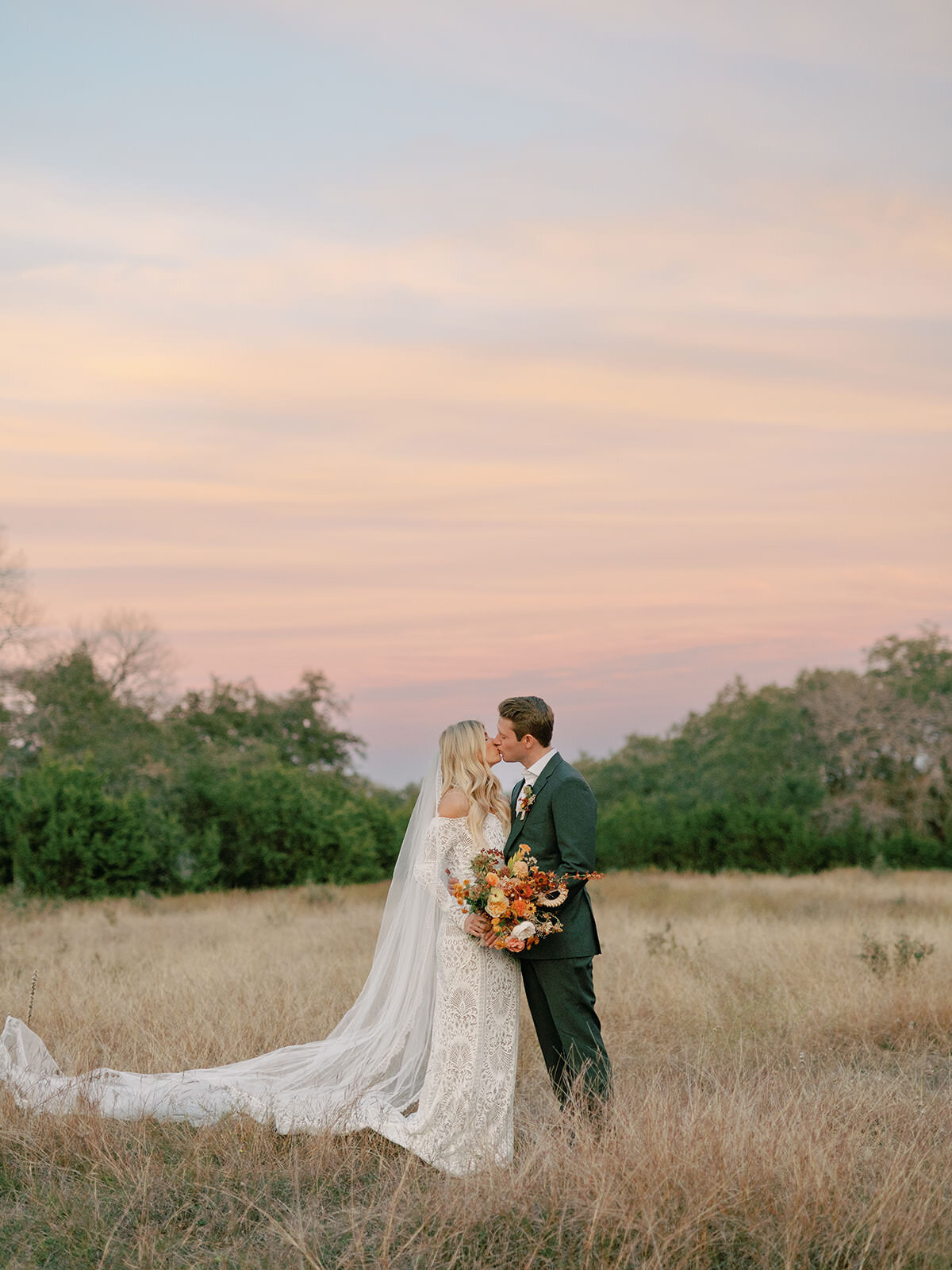 Austin-film-wedding-photographer-prospect-house-RuétPhoto-JenStephen-WeddingCollection-featherandtwine-835
