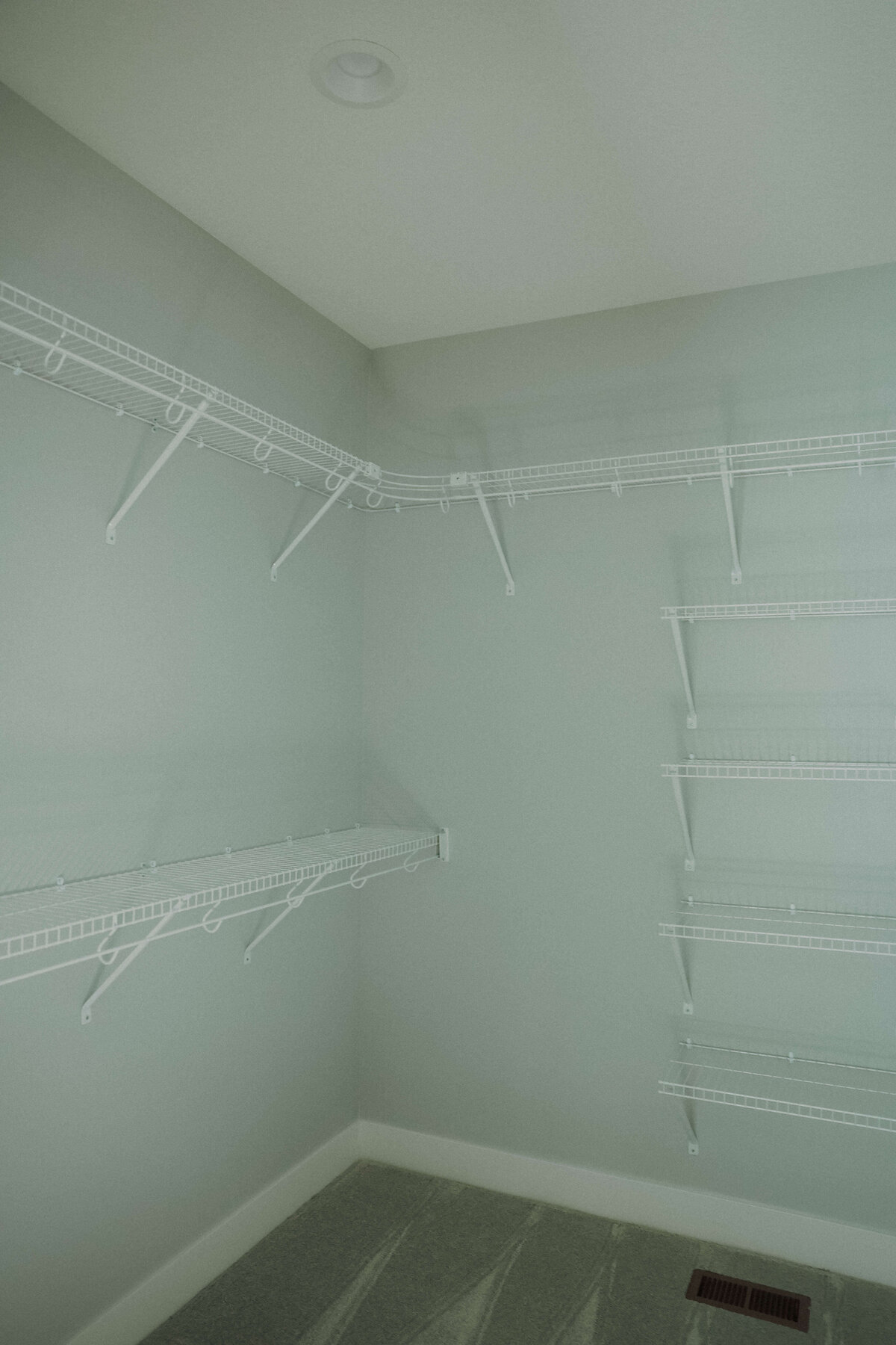 6907-Closet-Panora-Central-Iowa-Custom-Home-JRL-Builders-E23A9499