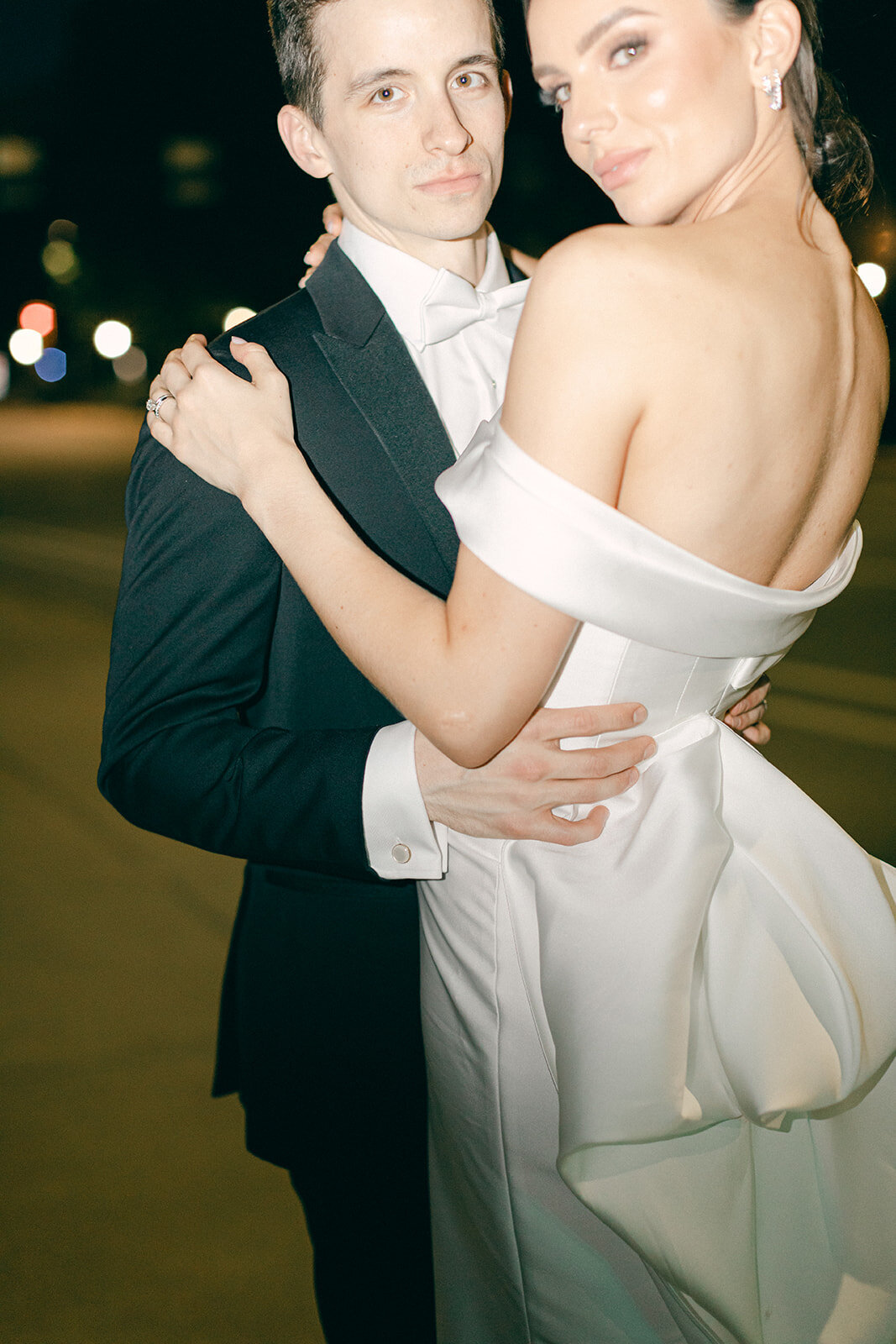 Elegant wedding ceremony at the Carnegie Museum of Natural History in Pittsburgh