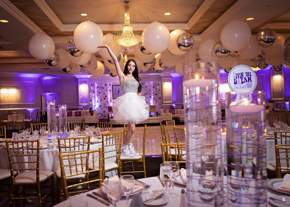 wilshire-grand-hotel-bat-mitzvah-dining-tables