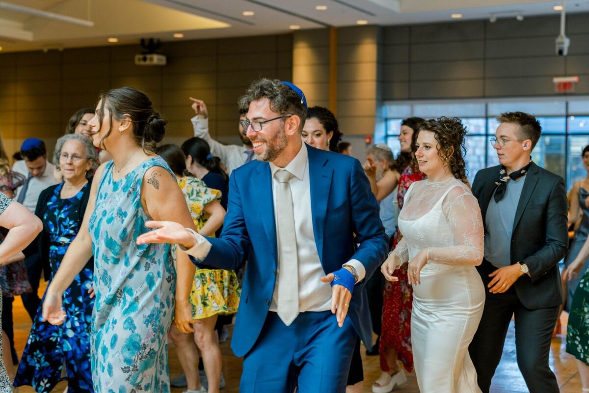 Eliana-Melmed-Photography-Chicago-LosAngeles-Jewish-WeddingPhotography-ShulaNoah-SneakPeek-00133