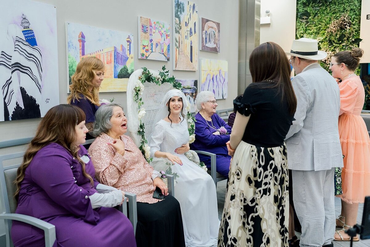 Eliana-Melmed-Photography-Chicago-LosAngeles-Jewish-WeddingPhotographer-CarmiKalman-KabbalatPanim-00058