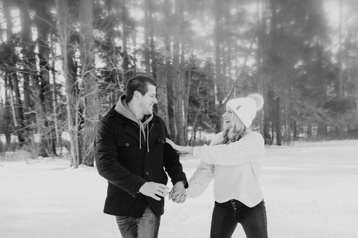 Buffalo-NY-Winter-Engagement_photoshoot-50