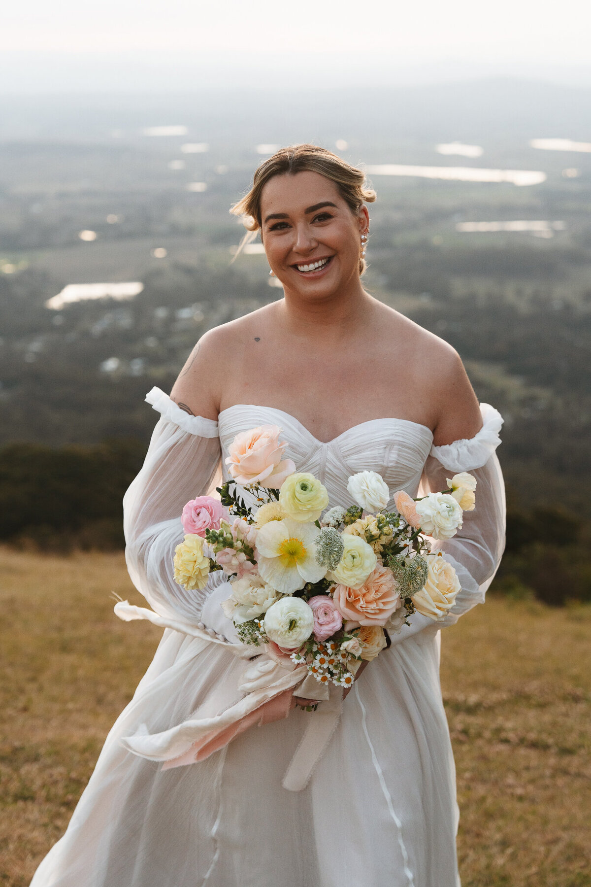 Bee's Blossoms Floral Studio Gold Coast Australia Florist Wedding Event Floral Design Flower Workshops Retail Deliveries Belle Clark Whimsical Romantic Lush Flowers Wedding Bouquets Centerpieces KirstenDeanWebSized-797