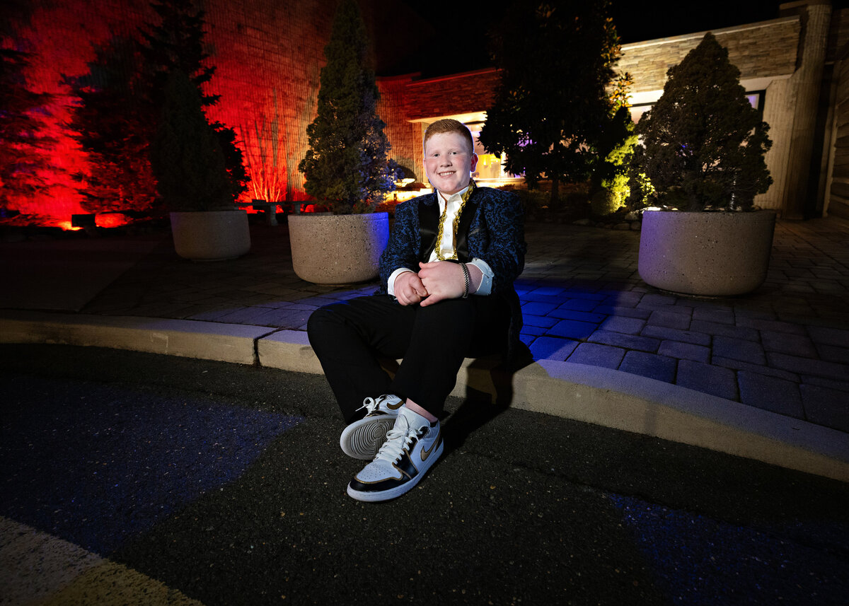 bar-mitzvah-red-blue-lighting-bnai-tikvah