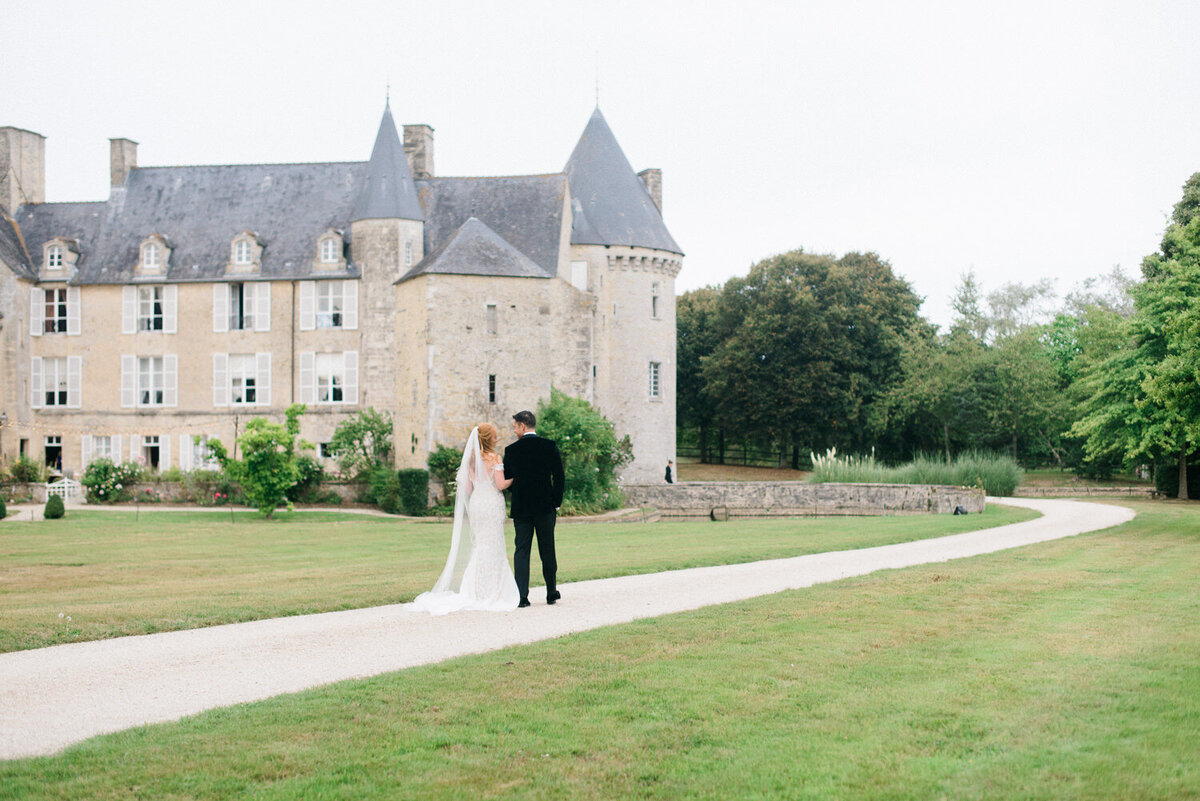 Normandy chateau destination wedding - Harriette Earnshaw Photography-023