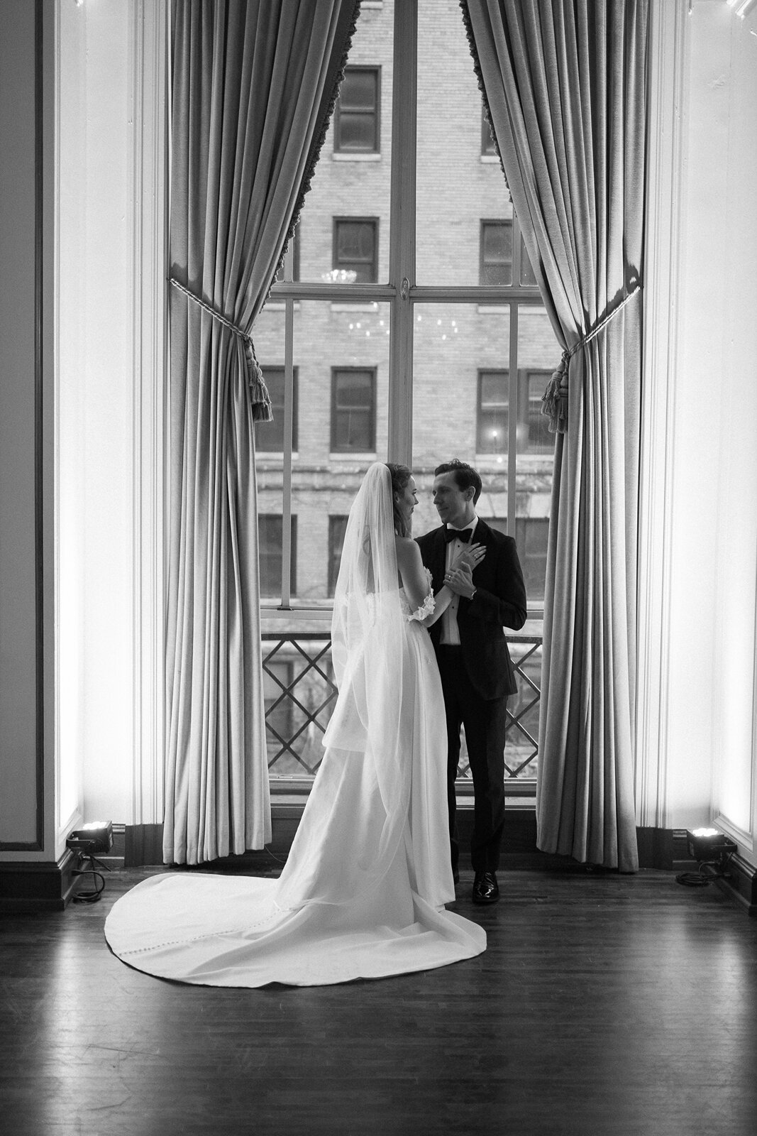 vogue-bride-and-groom-colony-club