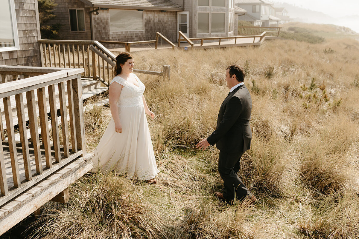 First look in dunes at Pacific City Elopement