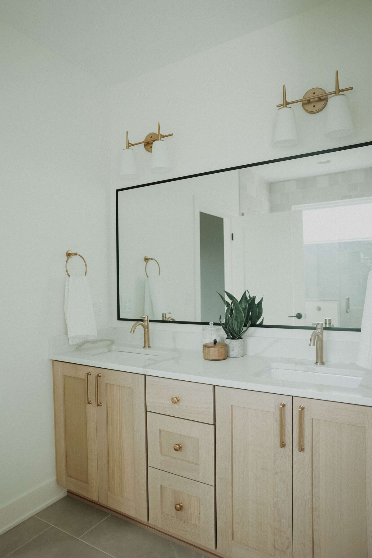 4108-Bathroom-Panora-Central-Iowa-Custom-Home-JRL-Builders-E23A9046