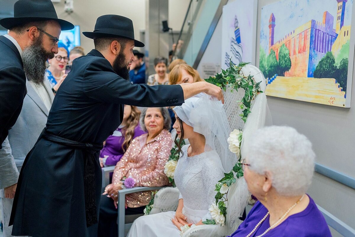 Eliana-Melmed-Photography-Chicago-LosAngeles-Jewish-WeddingPhotographer-CarmiKalman-Bedeken-00089