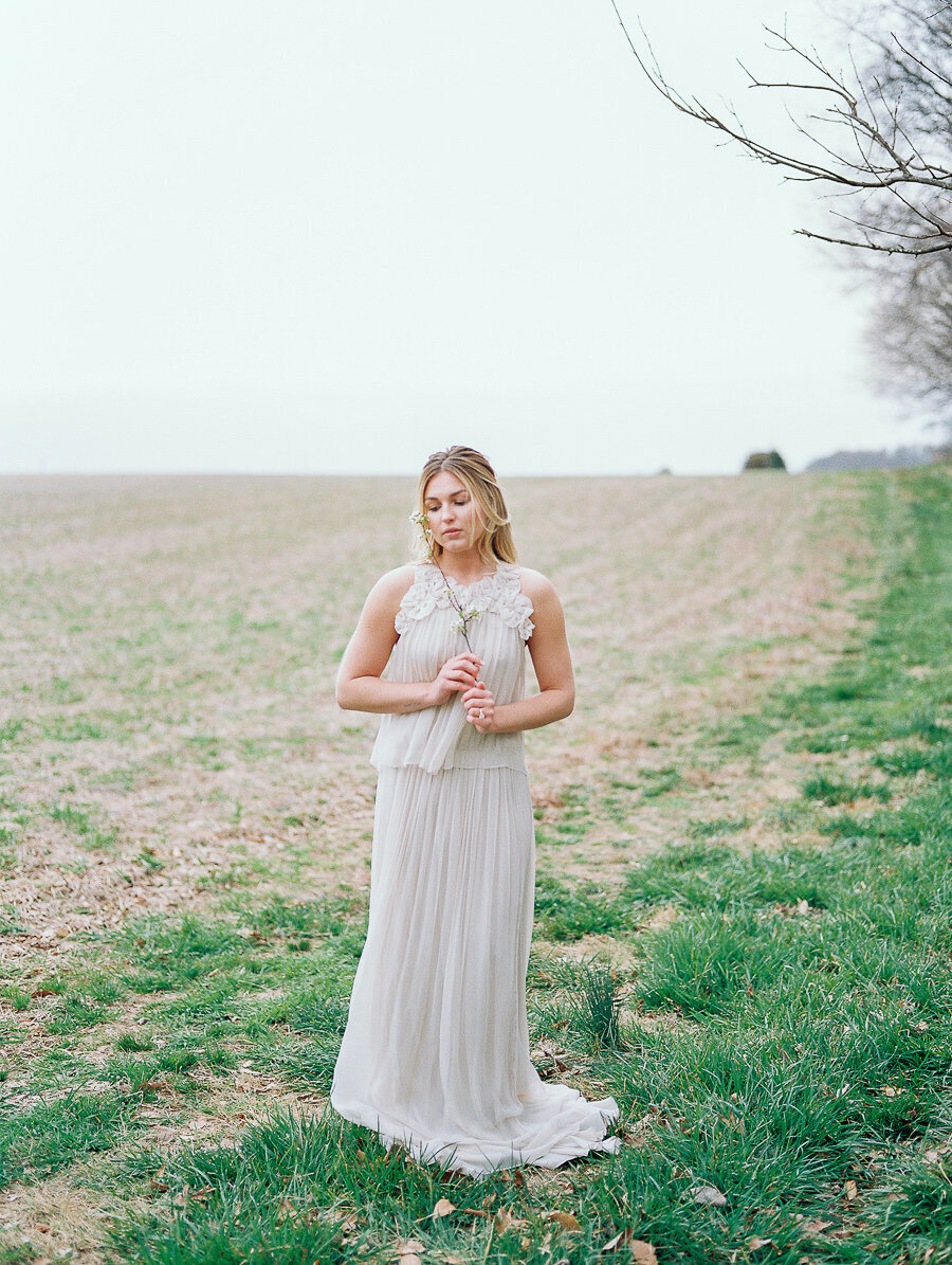 Graceful_Countryside_Fine_Art_Bridal_Maryland_Wedding_Megan_Harris_Photography-59