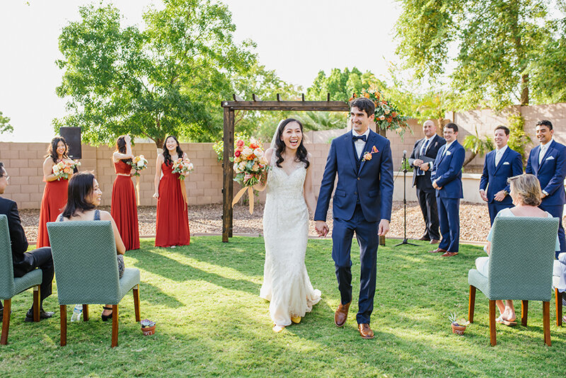 Backyard wedding in Phoenix, Arizona by Phoenix wedding photographer, Meredith Amadee Photography