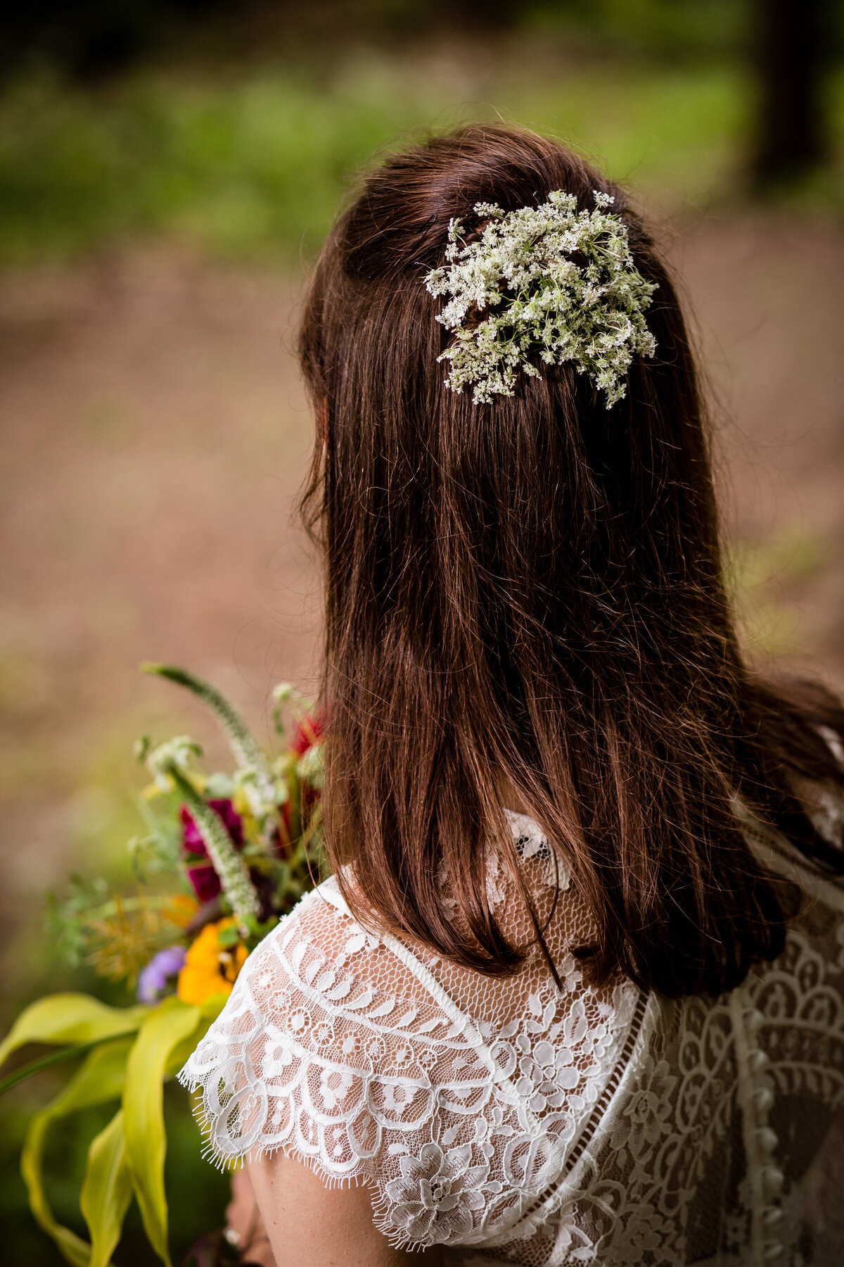 Witness the magic of this breathtaking wedding moment at a Chesterwood Berskshires, skillfully captured by photographer Matthew Cavanaugh.