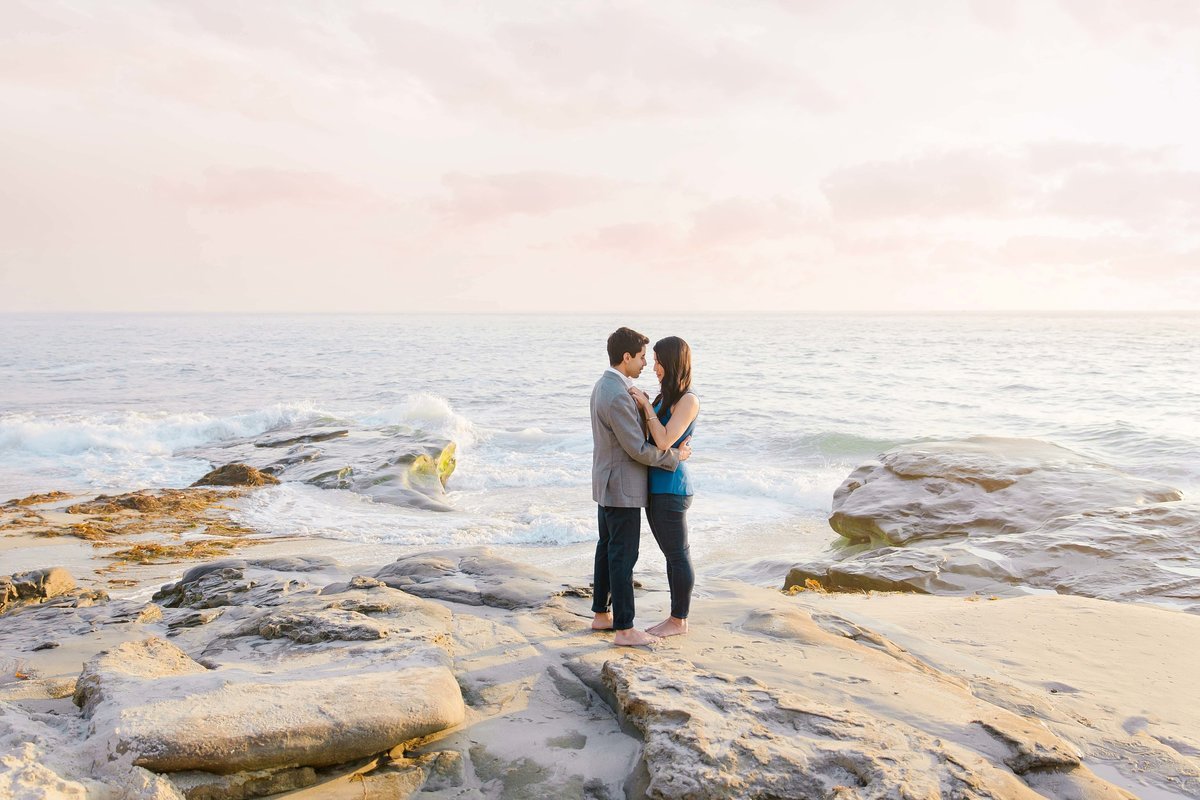 Babsie-Ly-Photography-Surprise-Proposal-Engagement-in-San-Diego-La-Jolla-Sunset-dreamy-beach-water-view-015
