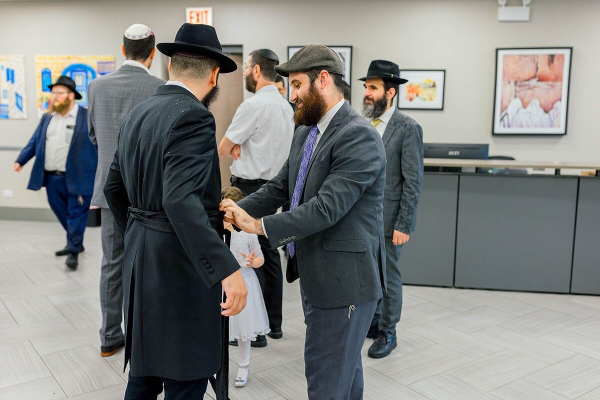 Eliana-Melmed-Photography-Chicago-LosAngeles-Jewish-WeddingPhotographer-CarmiKalman-Tisch-00119