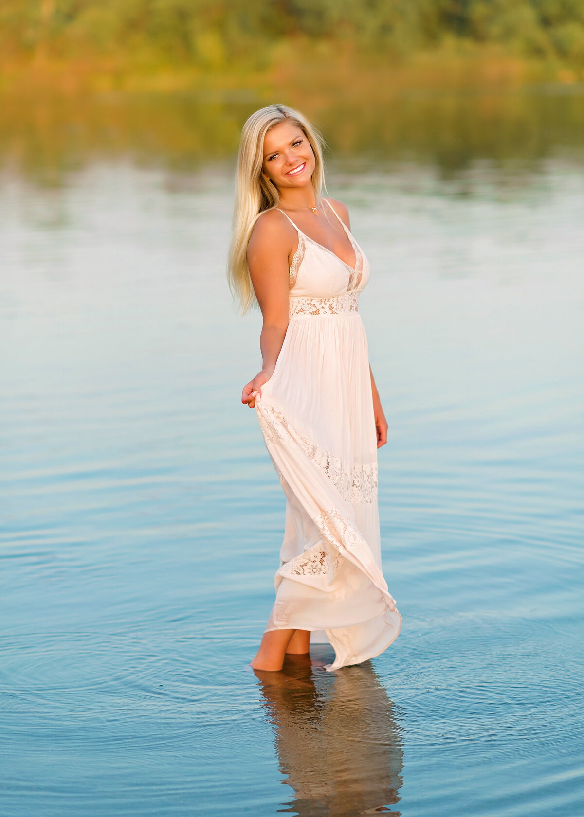 Des-Moines-Iowa-Senior-Theresa-Schumacher-Photography-Girl-Nature-Water-Maddy