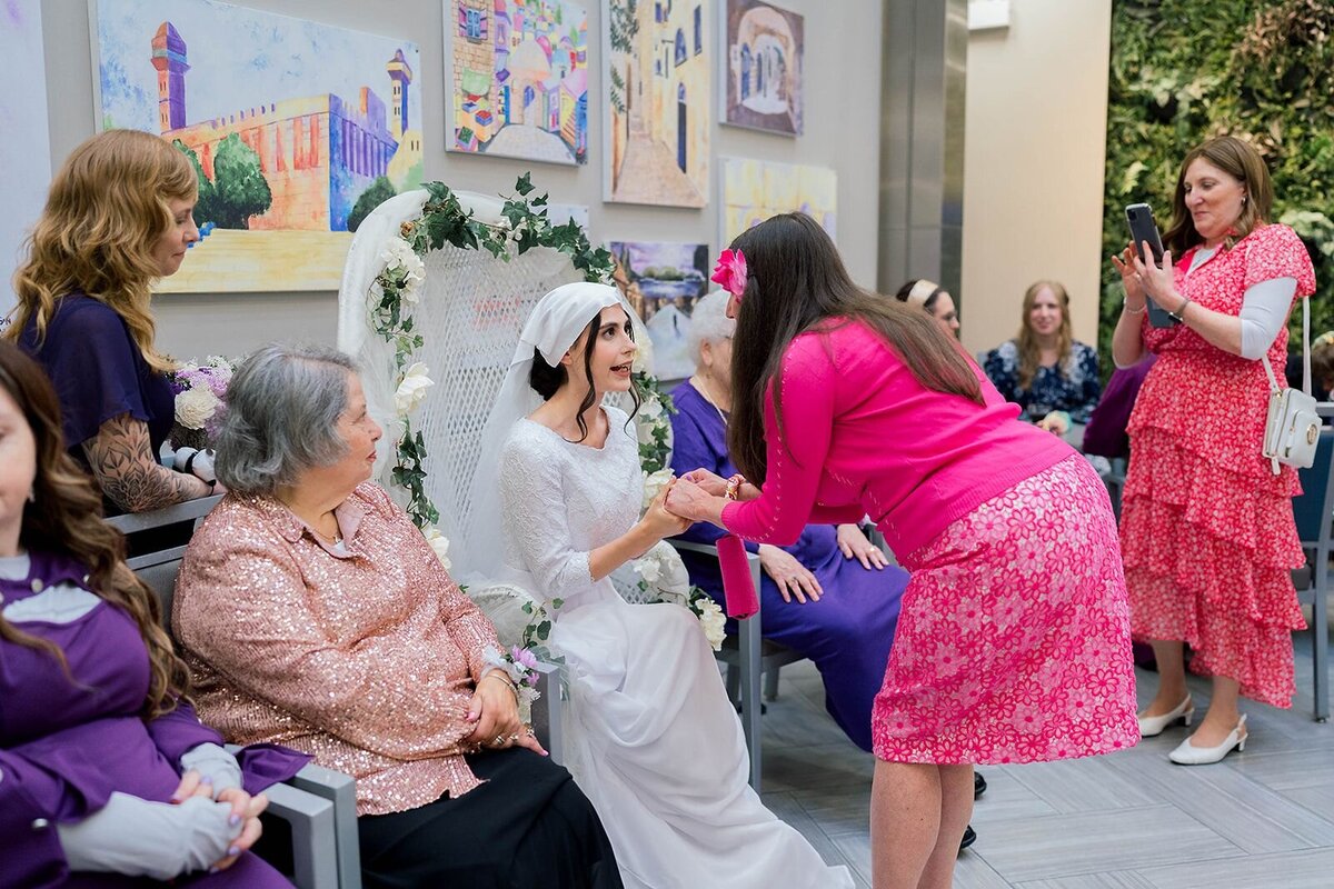 Eliana-Melmed-Photography-Chicago-LosAngeles-Jewish-WeddingPhotographer-CarmiKalman-KabbalatPanim-00018