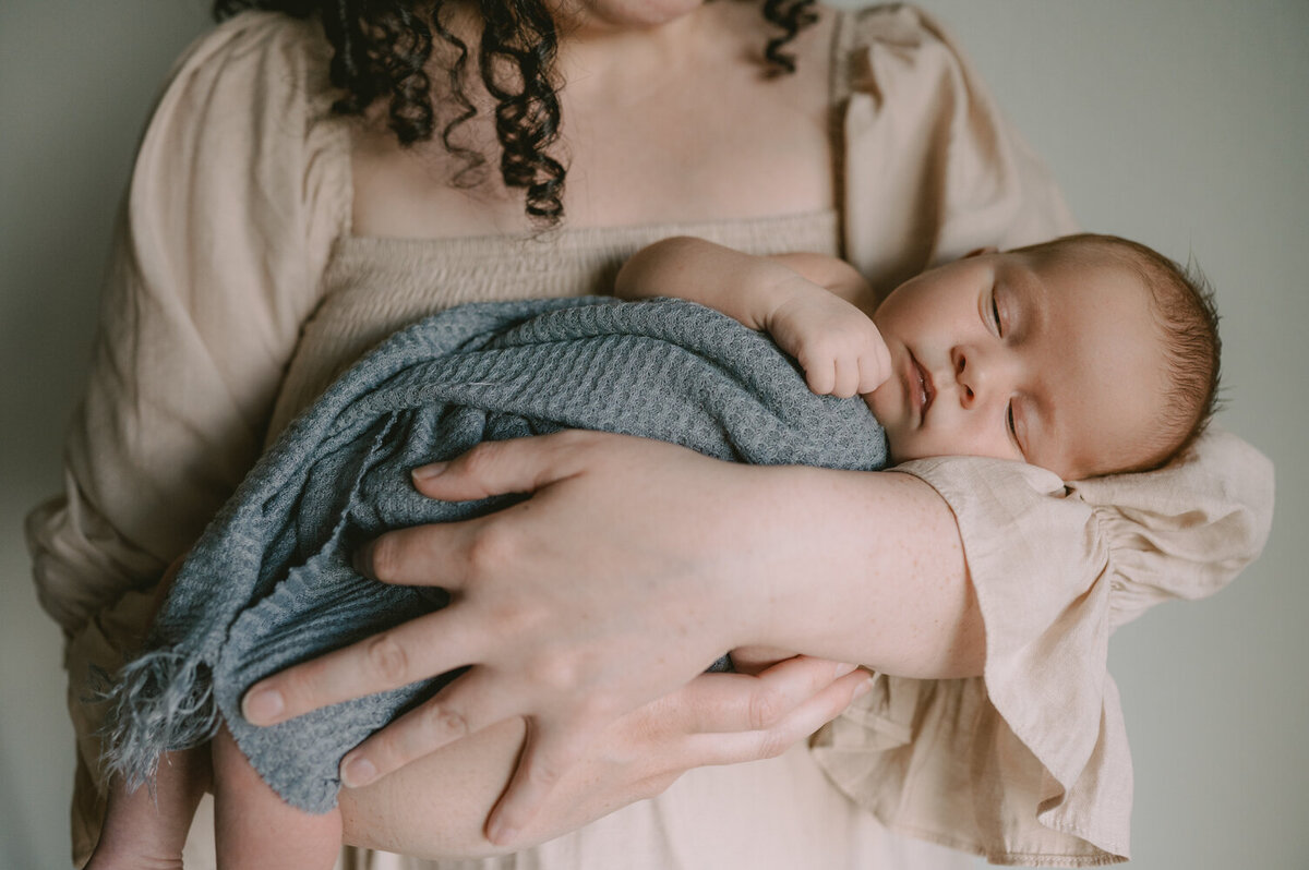 portland-newborn-photographer (5 of 7)