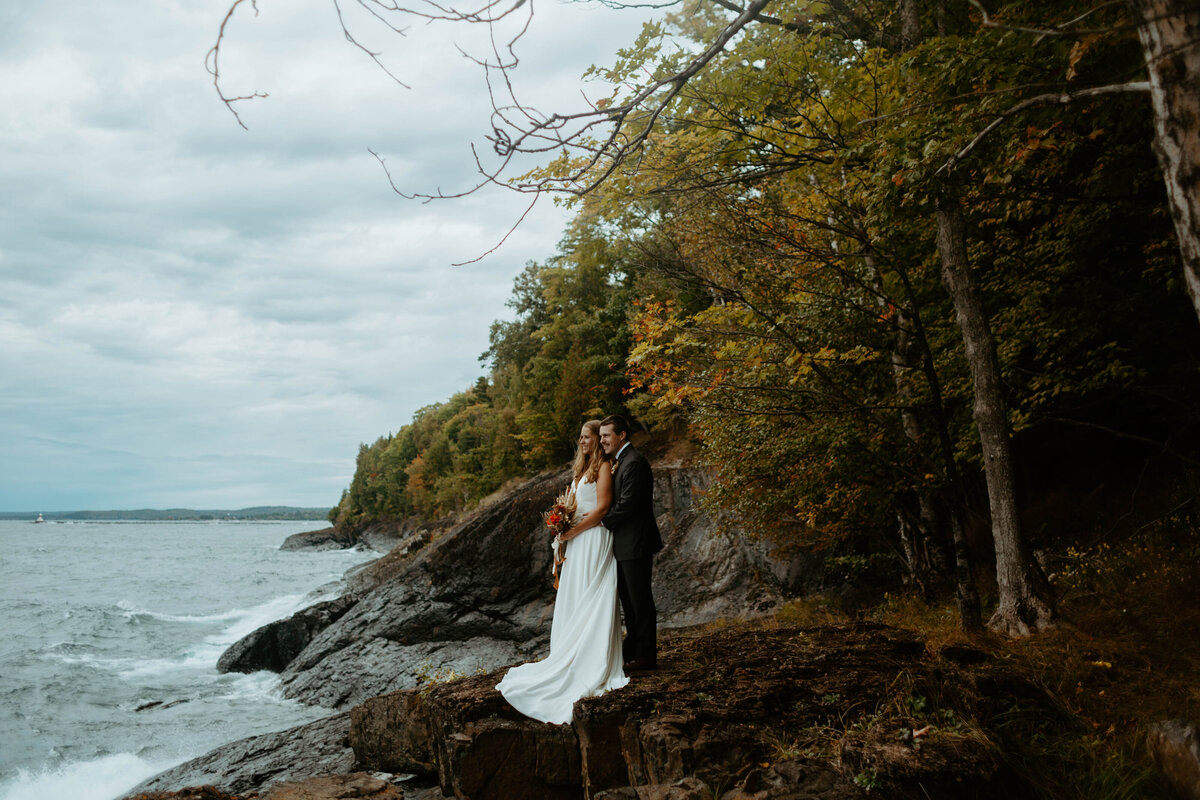 black-rocks-presque-isle-upper-peninsula-michigan-wedding-photographer-alisciamariephotography-2450