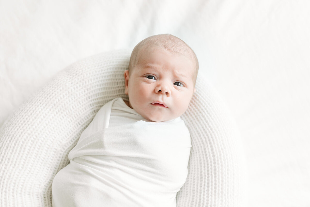 destin newborn phtoographer photographing new baby