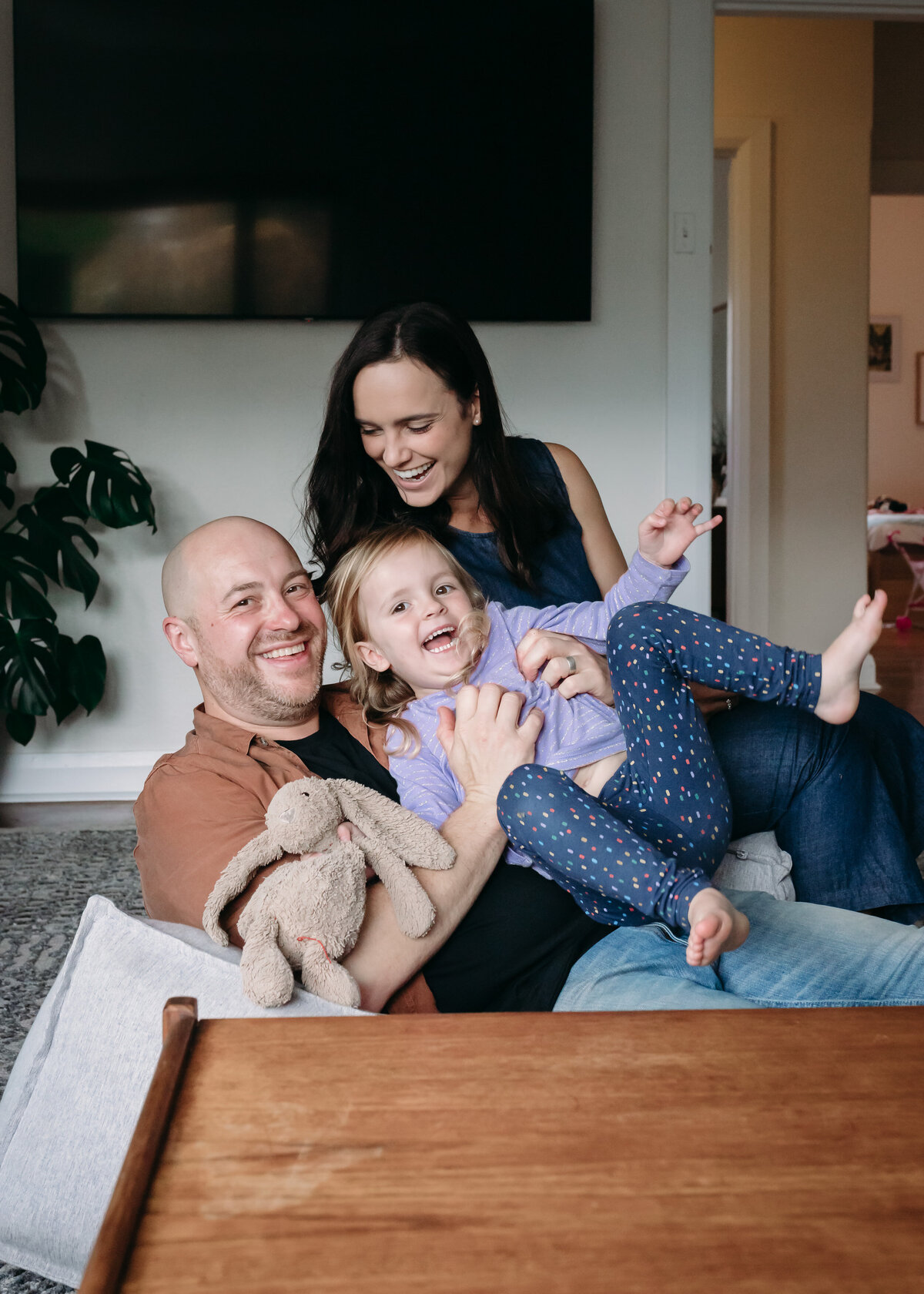 lifestyle photographer | in home family photography hobart_-9
