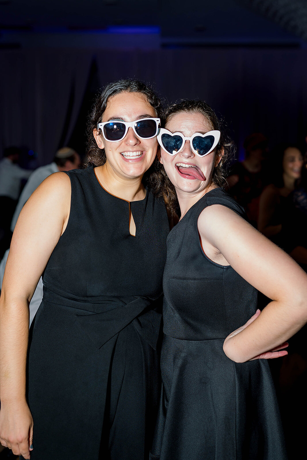 Eliana-Melmed-Photography-Chicago-LosAngeles-Jewish-WeddingPhotography-ElianaSklar-Sunglasses-00005